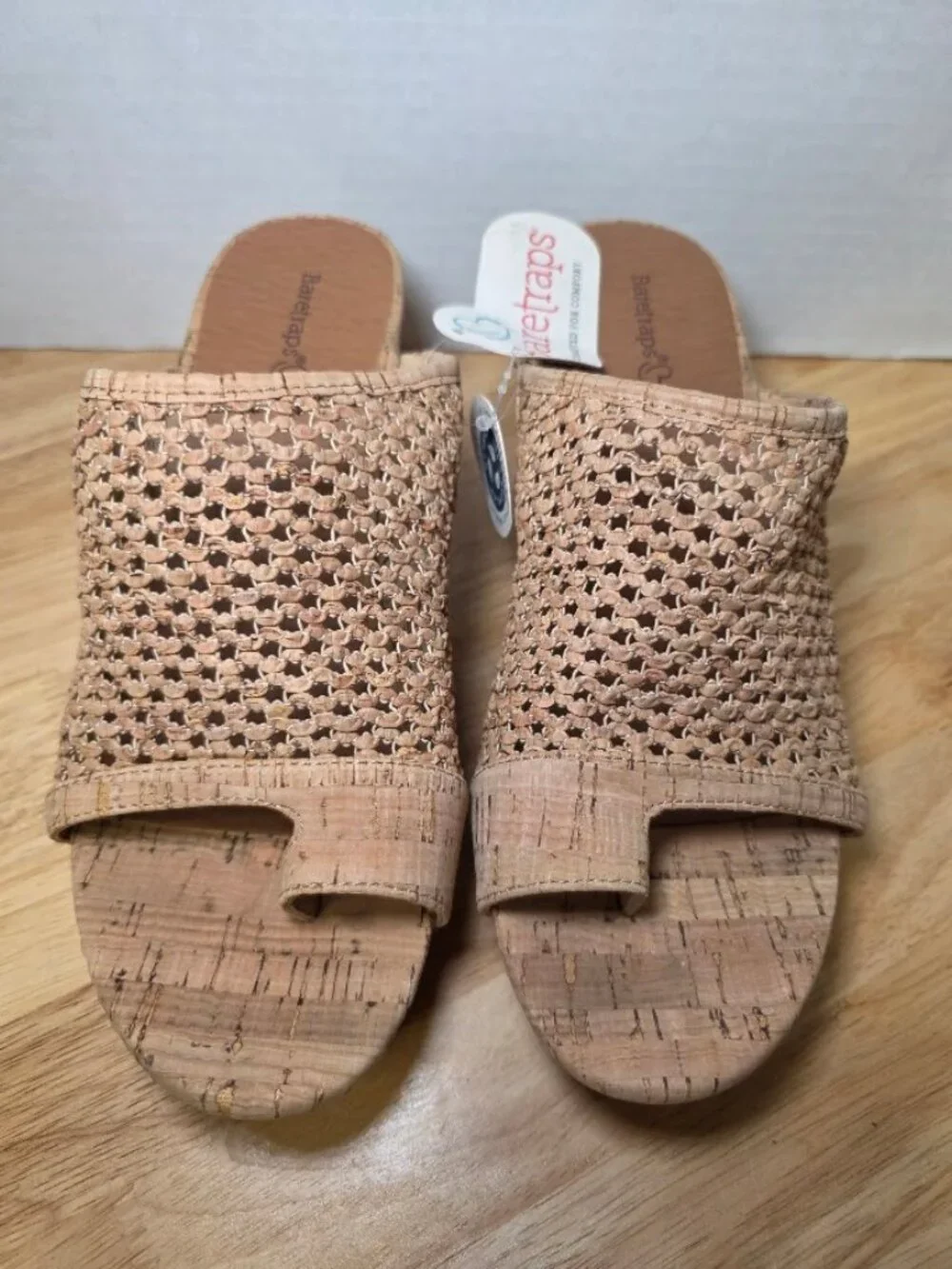 NWT Baretraps Bethie Wedge Sandal 9